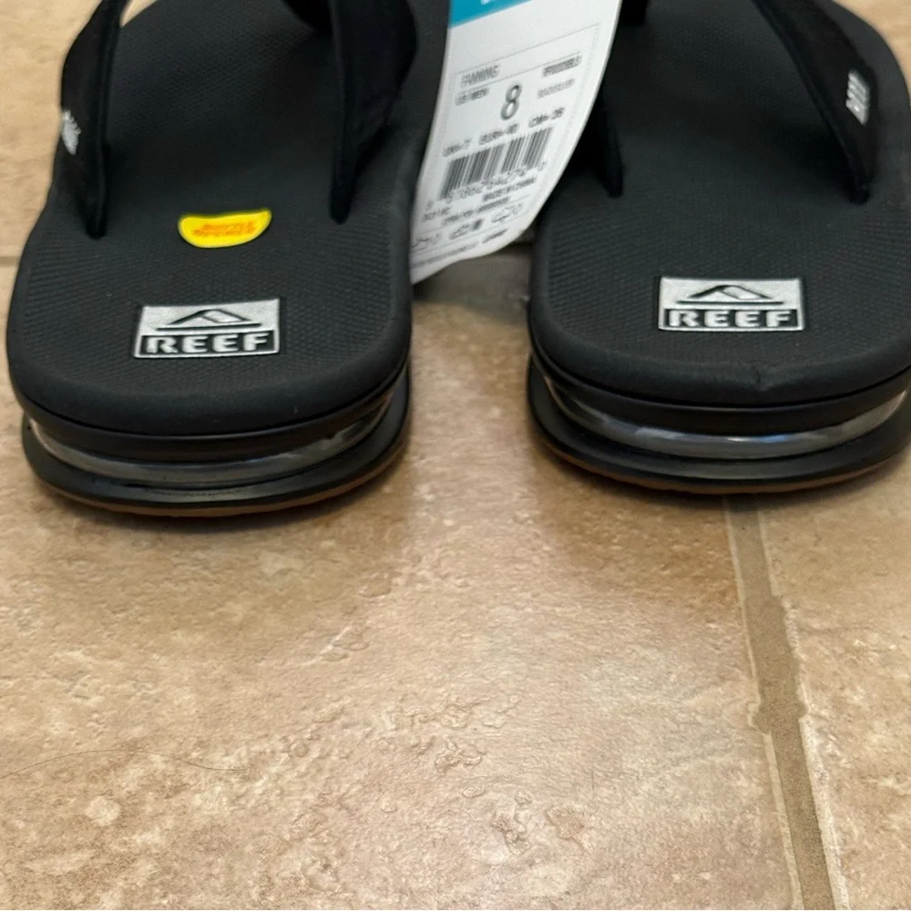 REEF men’s Fanning Low Flip Flop Sandals With Bottle Opener
